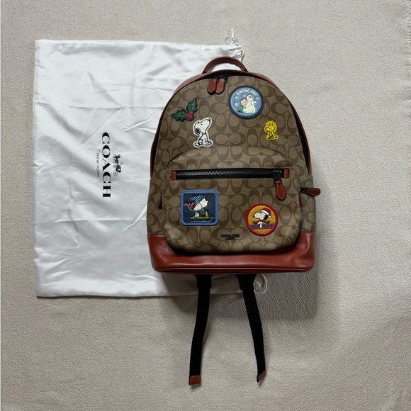 Coach x Peanuts Snoopy Christmas Logo Brown Backpack - Picture 2 of 12